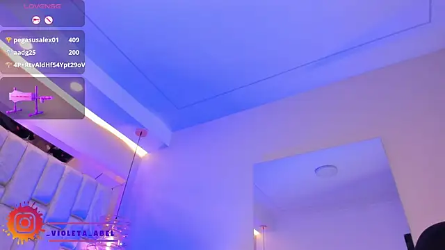 VioletaAbel online show from March 1, 4:00 pm