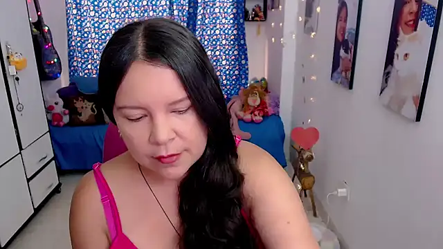 claryssa  online show from March 6, 6:15 pm