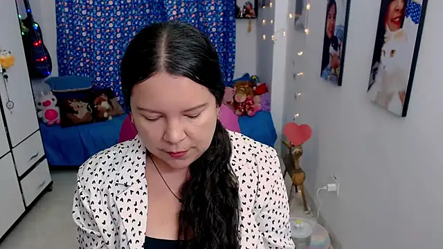 claryssa  online show from March 8, 9:18 pm