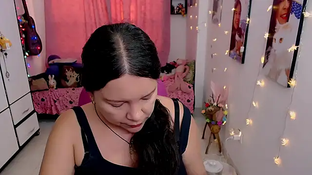 claryssa  online show from May 4, 10:28 pm