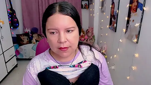 Snapshot of claryssa_ chatting on May 16, 5:59 am claryssa online show from May 16, 5:59 am
