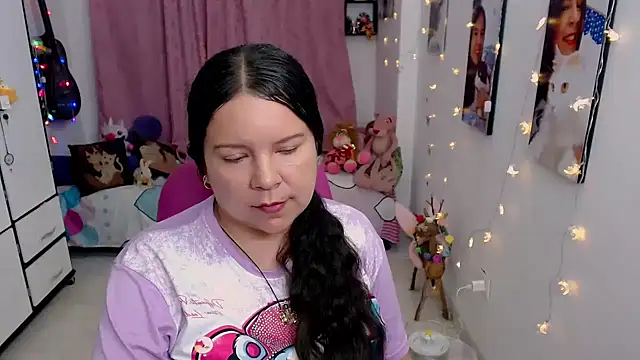 Snapshot of claryssa_ chatting on May 16, 10:36 am claryssa online show from May 16, 10:36 am