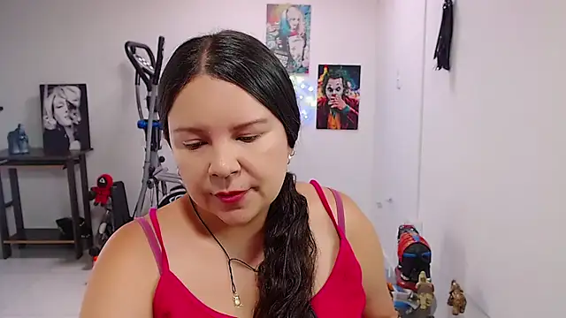 Snapshot of claryssa_ chatting on May 25, 8:04 pm claryssa online show from May 25, 8:04 pm