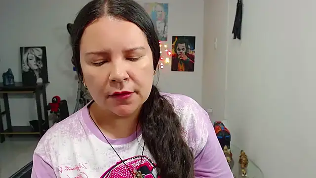Snapshot of claryssa_ chatting on May 28, 6:43 am claryssa online show from May 28, 6:43 am