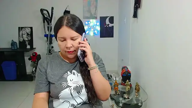 Snapshot of claryssa_ chatting on May 31, 4:09 am claryssa online show from May 31, 4:09 am