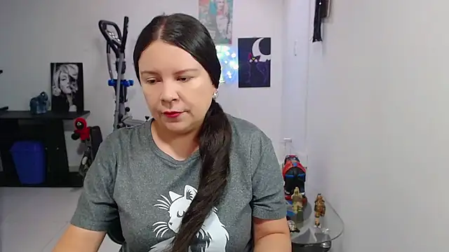 Snapshot of claryssa_ chatting on June 5, 7:52 pm claryssa online show from June 5, 7:52 pm