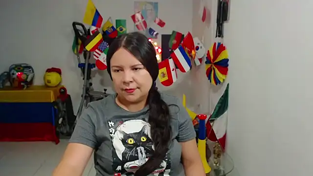 Snapshot of claryssa_ chatting on June 21, 2:58 am claryssa online show from June 21, 2:58 am