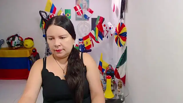 Snapshot of claryssa_ chatting on July 1, 12:29 pm claryssa online show from July 1, 12:29 pm