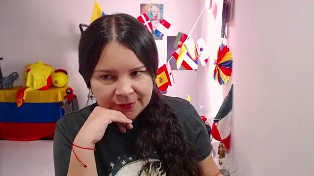 Snapshot of claryssa_ chatting on July 6, 3:03 pm claryssa online show from July 6, 3:03 pm