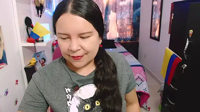 Snapshot of claryssa_ chatting on July 10, 10:01 pm claryssa online show from July 10, 10:01 pm
