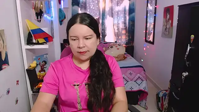 Snapshot of claryssa_ chatting on July 29, 1:20 pm claryssa online show from July 29, 1:20 pm