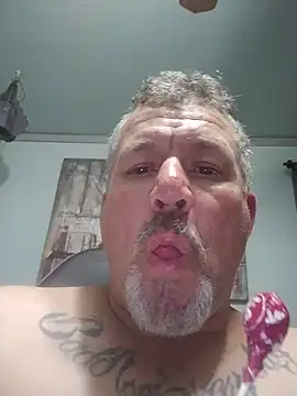 Snapshot of bigdoog8 chatting on May 28, 3:04 am bigdoog8 online show from May 28, 3:04 am