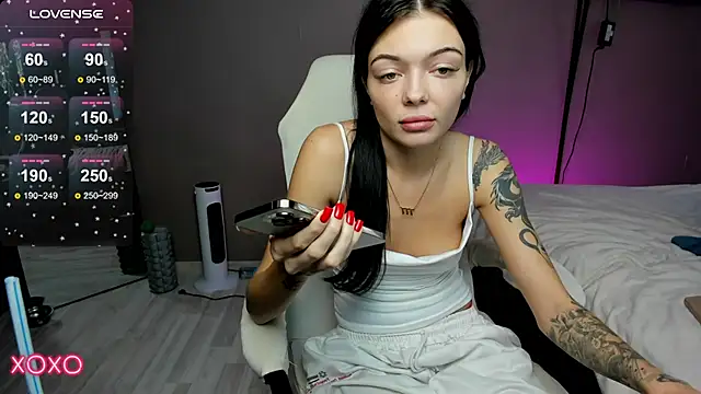 Snapshot of Mariella_Adamss chatting on October 17, 1:03 pm Mariella Adamss online show from October 17, 1:03 pm