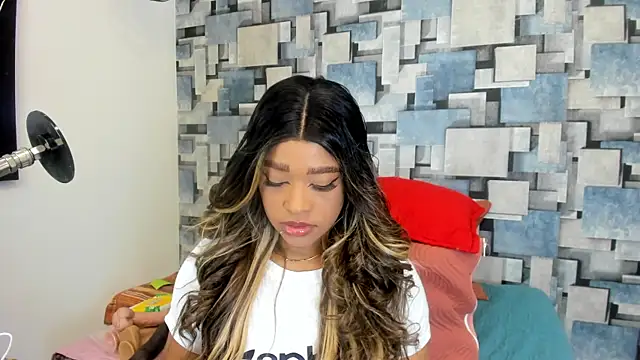 Snapshot of angel_dthroatt chatting on June 1, 12:07 pm angel dthroatt online show from June 1, 12:07 pm