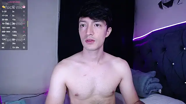 Snapshot of henry_diiaz chatting on October 9, 8:12 am henry diiaz online show from October 9, 8:12 am