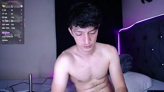 Snapshot of henry_diiaz chatting on October 10, 8:57 am henry diiaz online show from October 10, 8:57 am