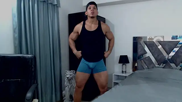 Snapshot of Frank_heaven01 chatting on June 20, 8:33 pm Frank heaven01 online show from June 20, 8:33 pm