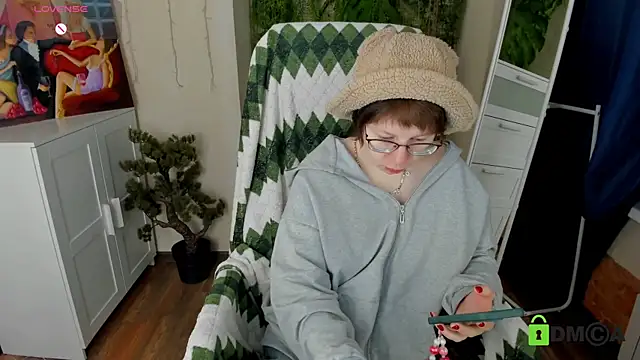 Melissa Wells online show from February 14, 3:53 pm