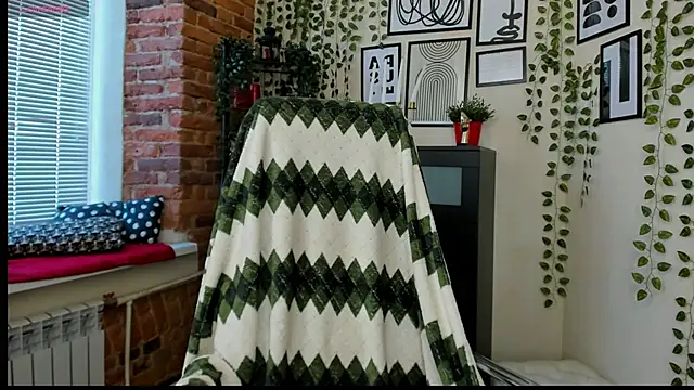 Snapshot of Melissa_Wells chatting on May 5, 2:58 pm Melissa Wells online show from May 5, 2:58 pm