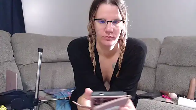 Sarahtineke online show from October 14, 2:40 pm