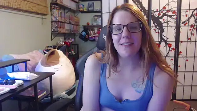 Snapshot of Sarahtineke chatting on March 23, 4:33 pm Sarahtineke online show from March 23, 4:33 pm