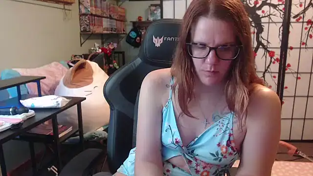 Snapshot of Sarahtineke chatting on March 24, 4:12 pm Sarahtineke online show from March 24, 4:12 pm