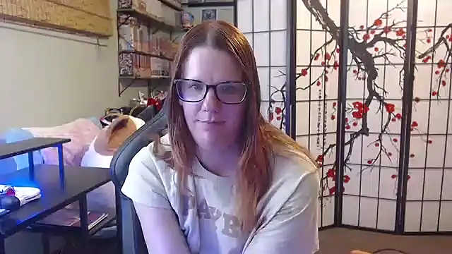 Snapshot of Sarahtineke chatting on May 18, 4:07 am Sarahtineke online show from May 18, 4:07 am