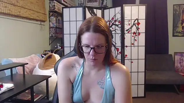 Snapshot of Sarahtineke chatting on May 19, 3:13 am Sarahtineke online show from May 19, 3:13 am