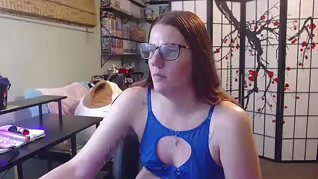 Snapshot of Sarahtineke chatting on June 12, 10:19 pm Sarahtineke online show from June 12, 10:19 pm