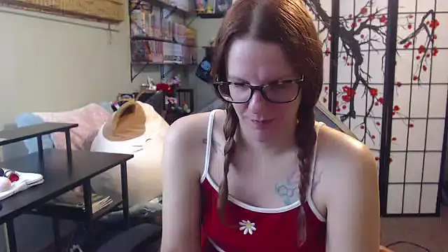 Snapshot of Sarahtineke chatting on July 20, 3:03 pm Sarahtineke online show from July 20, 3:03 pm