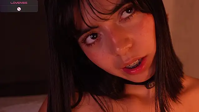 NicolRoss  online show from November 21, 8:13 am