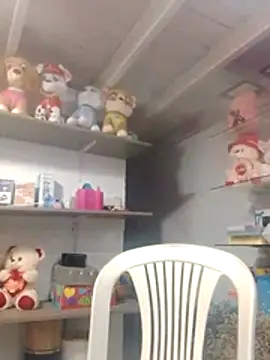 Snapshot of VivienAndClark chatting on October 28, 9:39 pm VivienAndClark online show from October 28, 9:39 pm