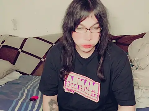 Snapshot of evelyntvsexy chatting on January 10, 7:25 am evelyntvsexy online show from January 10, 7:25 am