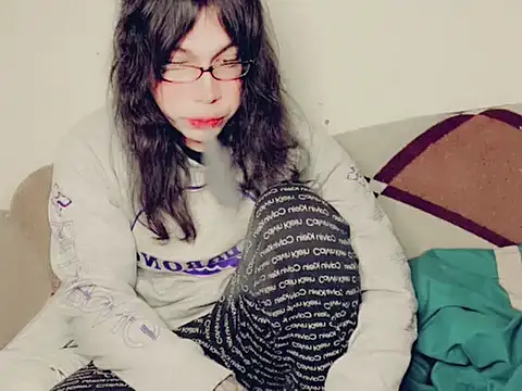 Snapshot of evelyntvsexy chatting on January 21, 5:27 am evelyntvsexy online show from January 21, 5:27 am