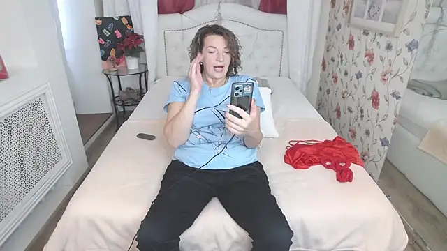 Snapshot of AmiHotGranny chatting on September 13, 12:49 pm AmiHotGranny online show from September 13, 12:49 pm