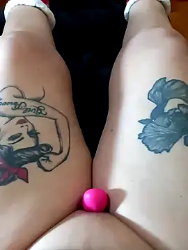 Snapshot of Hotsereia chatting on January 12, 7:31 pm Hotsereia online show from January 12, 7:31 pm