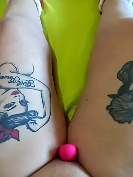 Snapshot of Hotsereia chatting on February 16, 5:04 pm Hotsereia online show from February 16, 5:04 pm