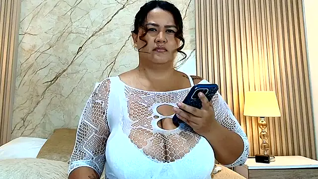 Snapshot of IsabellMendez_ chatting on July 24, 9:13 pm IsabellMendez online show from July 24, 9:13 pm