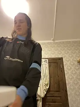 Snapshot of EvaMiron chatting on January 31, 4:47 am EvaMiron online show from January 31, 4:47 am