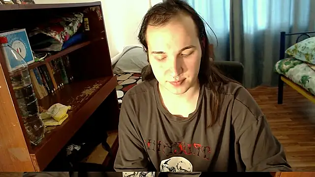 Snapshot of EvaMiron chatting on February 4, 9:07 am EvaMiron online show from February 4, 9:07 am