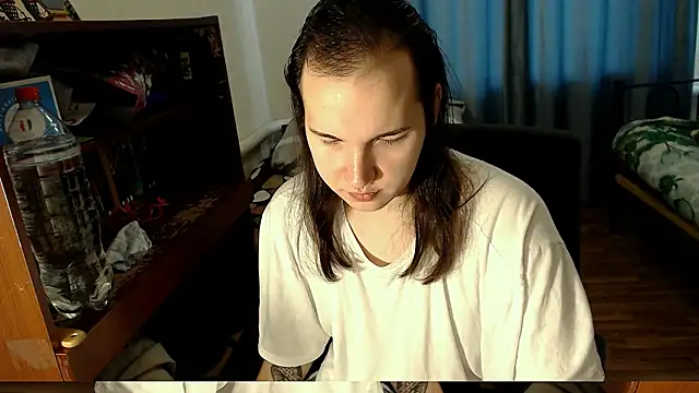 Snapshot of EvaMiron chatting on February 11, 5:16 am EvaMiron online show from February 11, 5:16 am