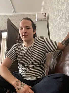 Snapshot of EvaMiron chatting on March 11, 8:09 am EvaMiron online show from March 11, 8:09 am