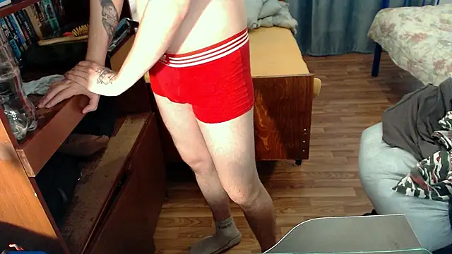 Snapshot of EvaMiron chatting on March 12, 10:16 am EvaMiron online show from March 12, 10:16 am