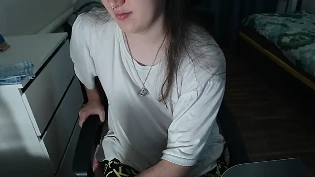 Snapshot of EvaMiron chatting on September 14, 7:18 am EvaMiron online show from September 14, 7:18 am