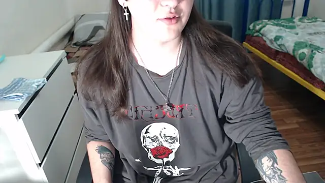 Snapshot of EvaMiron chatting on October 15, 12:05 pm EvaMiron online show from October 15, 12:05 pm