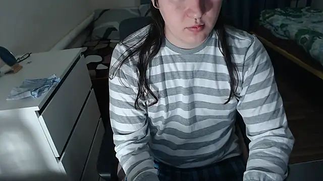 Snapshot of EvaMiron chatting on October 26, 12:33 pm EvaMiron online show from October 26, 12:33 pm