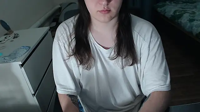 Snapshot of EvaMiron chatting on November 23, 6:19 pm EvaMiron online show from November 23, 6:19 pm