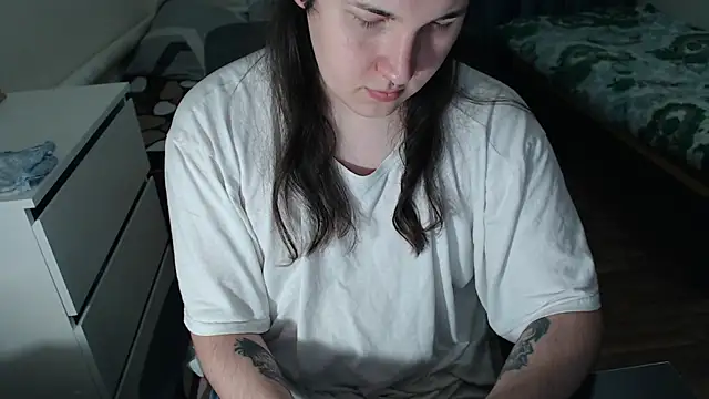 Snapshot of EvaMiron chatting on November 28, 1:36 pm EvaMiron online show from November 28, 1:36 pm