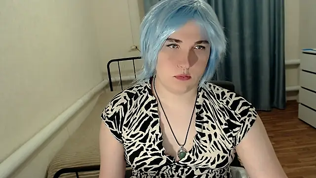 Snapshot of EvaMiron chatting on June 18, 10:25 pm EvaMiron online show from June 18, 10:25 pm