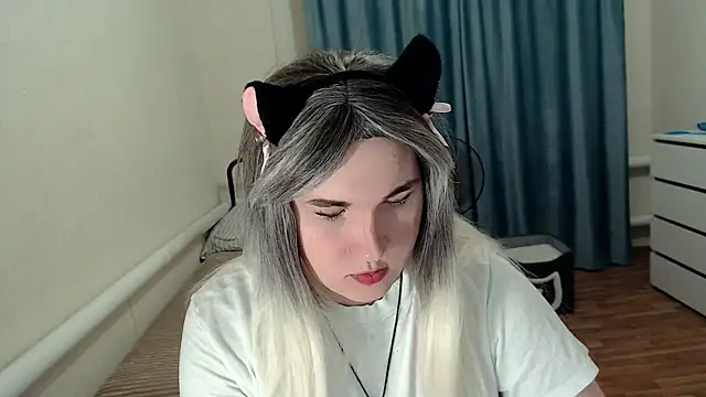Snapshot of EvaMiron chatting on July 10, 7:27 pm EvaMiron online show from July 10, 7:27 pm